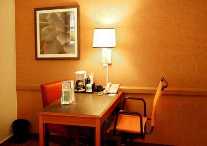 La Quinta Inn By Wyndham Baton Rouge University Area Oda fotoğraf